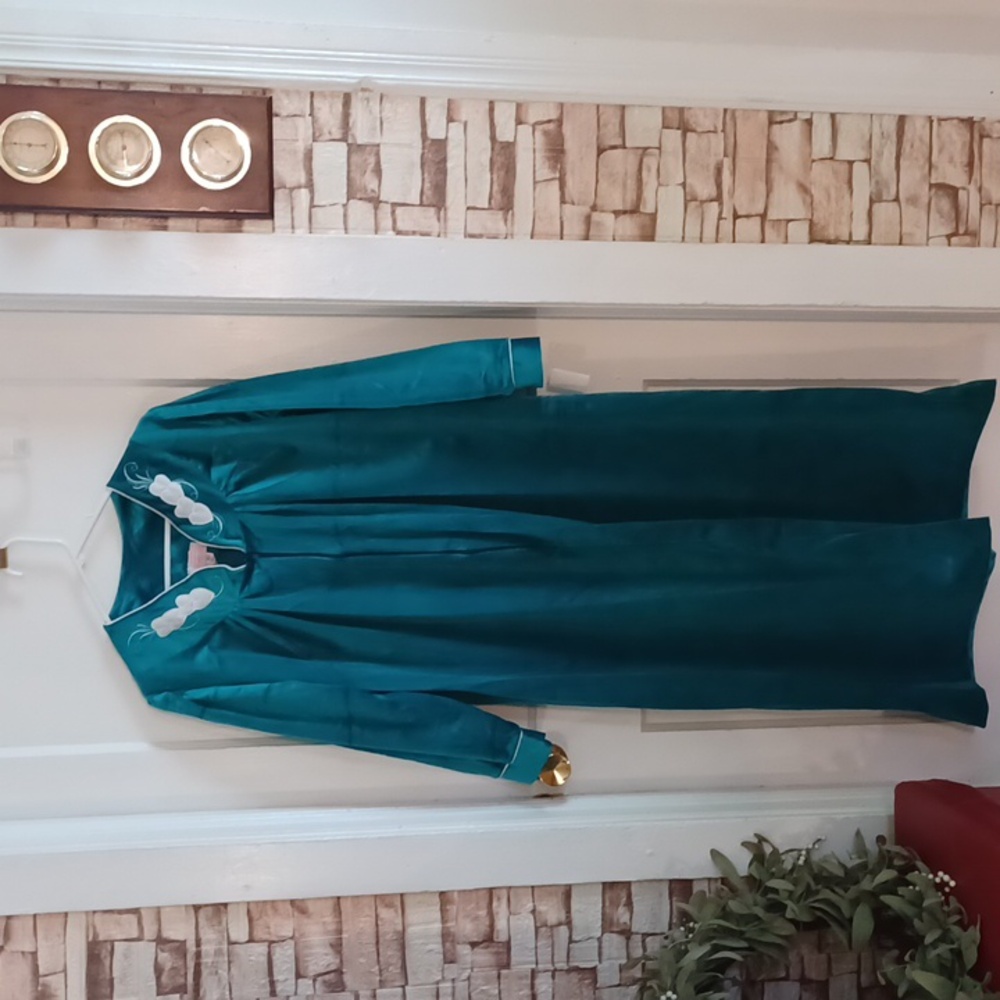 Vintage Robe Heather Collection made in USA women's size medium  green